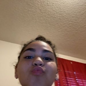 Meet your Posher, Emely